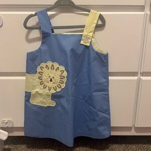 The Beaufort Bonnet Company Blue and Yellow Lion Appliqué Top